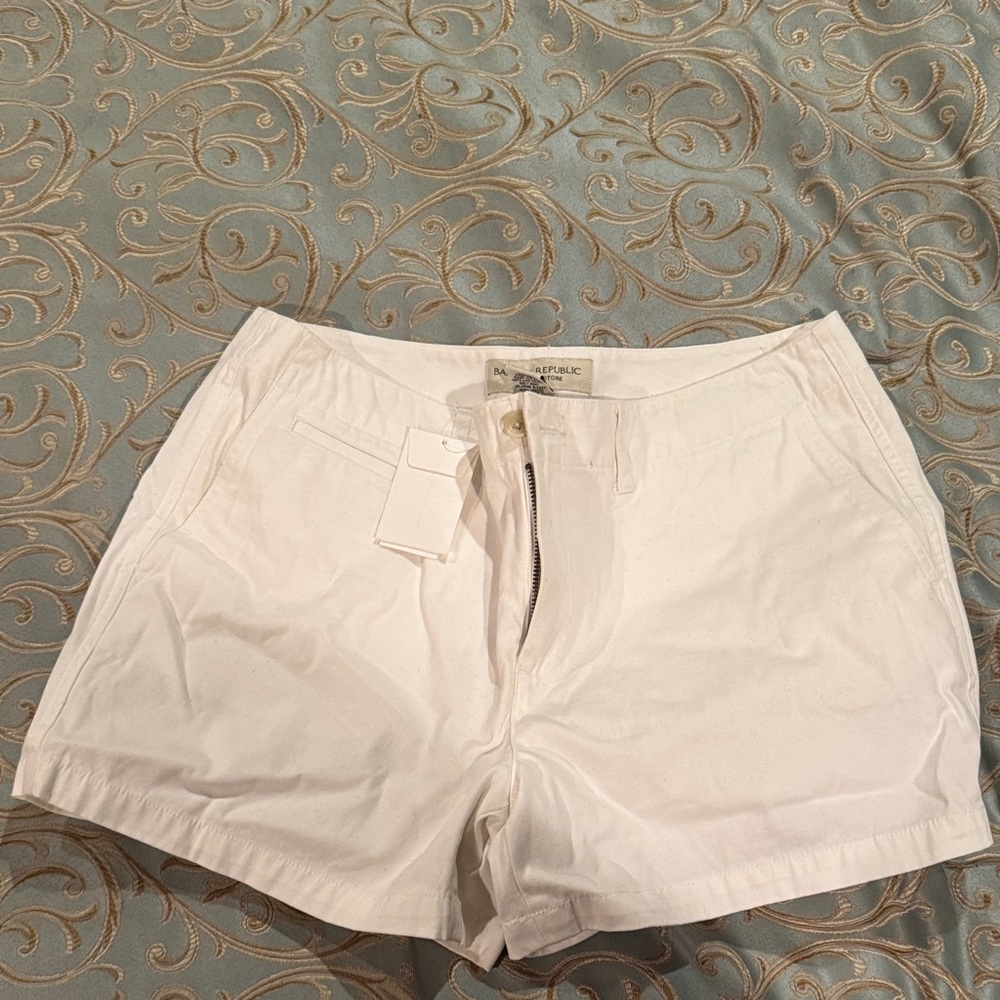 Banana Republic White Women's Bermudas